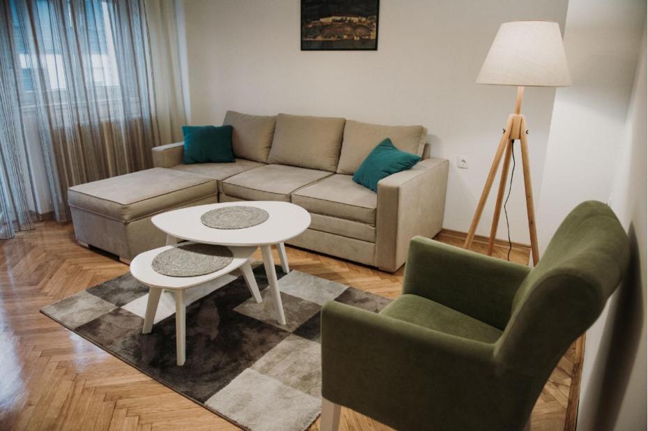 Modern Apartment Novi Sad Bagian luar foto